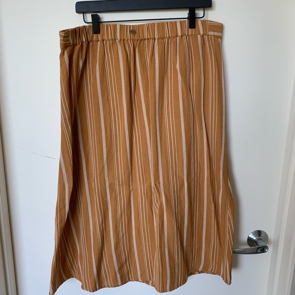 NWOT - Rip Curl Sunchasers Striped MIDI Skirt - Picture 4 of 6